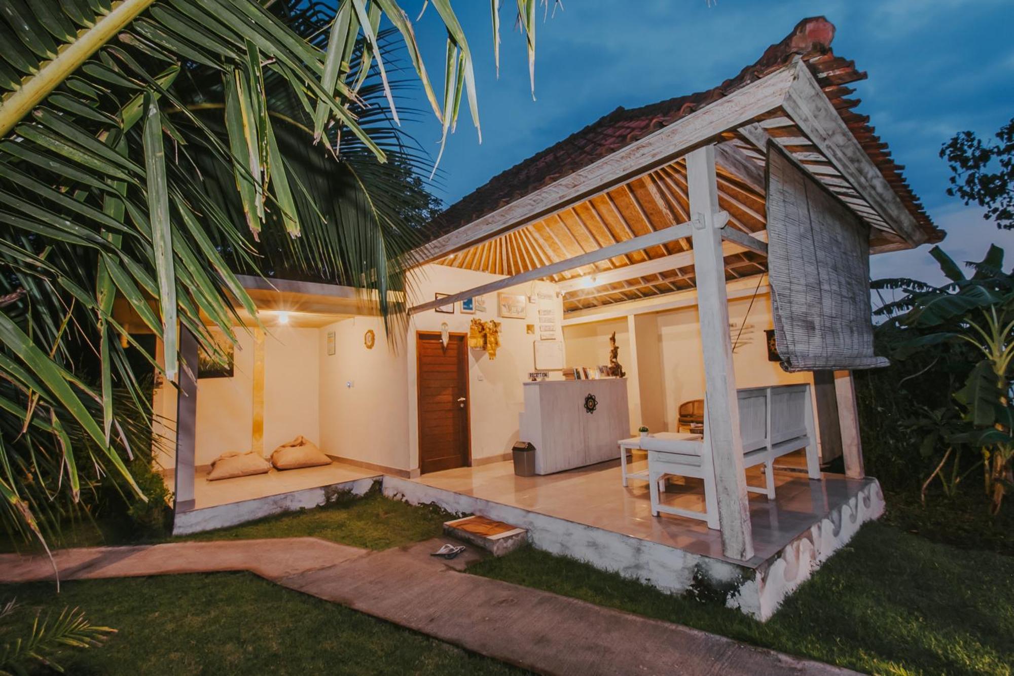 Lembongan Seaview Hotel Exterior photo