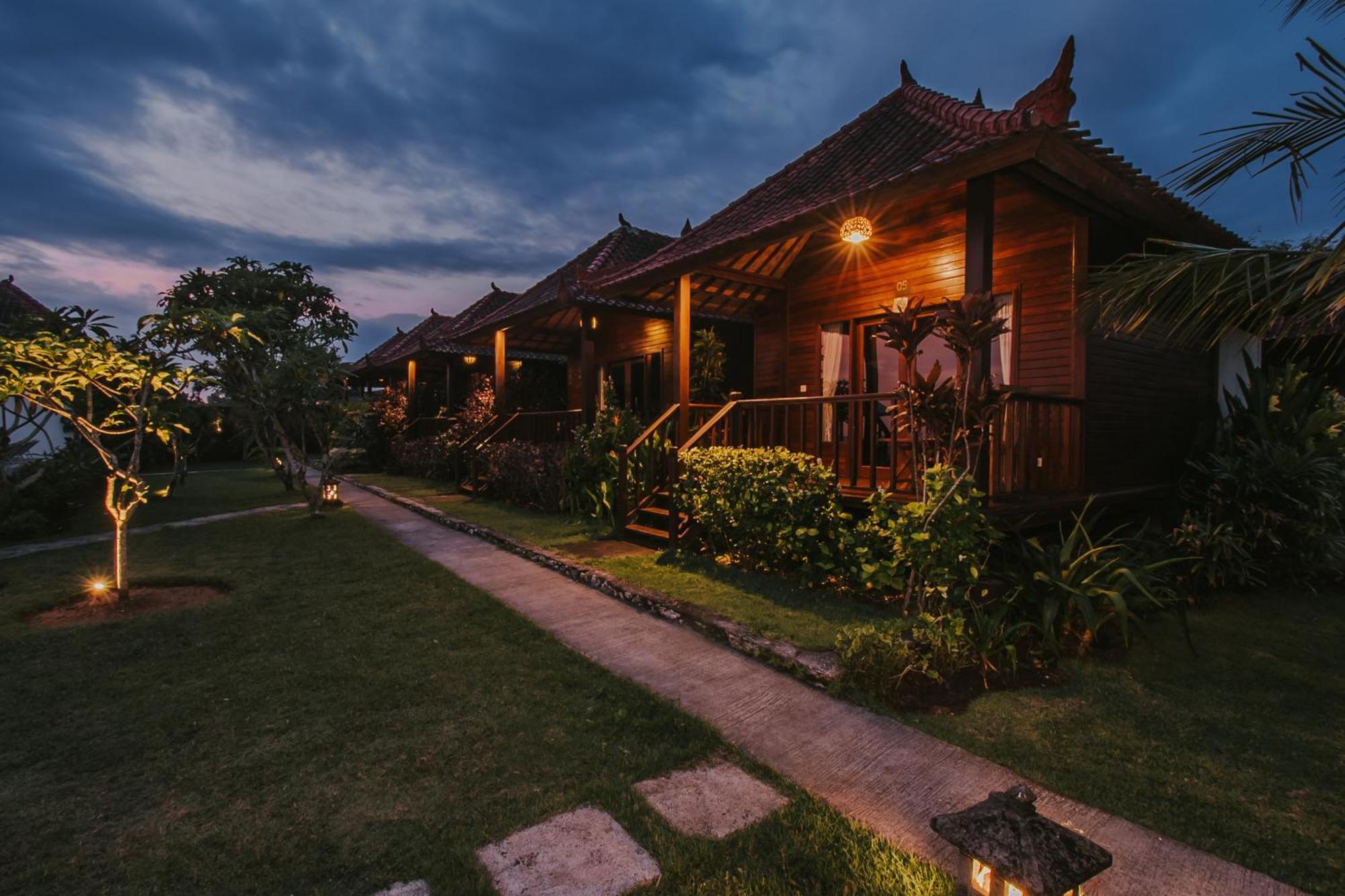 Lembongan Seaview Hotel Exterior photo