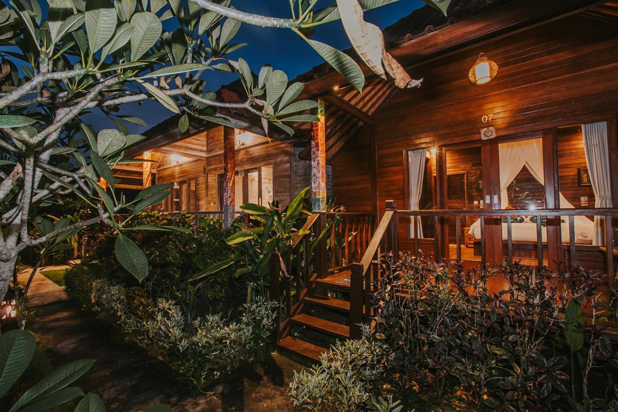 Lembongan Seaview Hotel Exterior photo